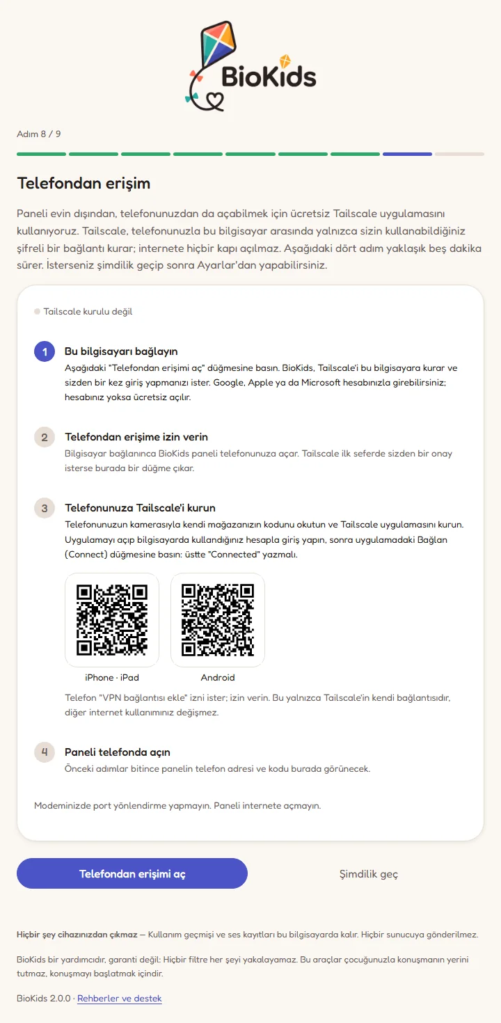 Kurulum sihirbazının 8. adımı: Telefondan erişim için dört adım, App Store ve Google Play QR kodları, Telefondan erişimi aç ve Şimdilik geç düğmeleri.